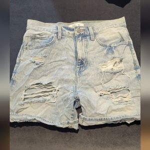Girlfriend distressed light wash denim shorts by Buckle